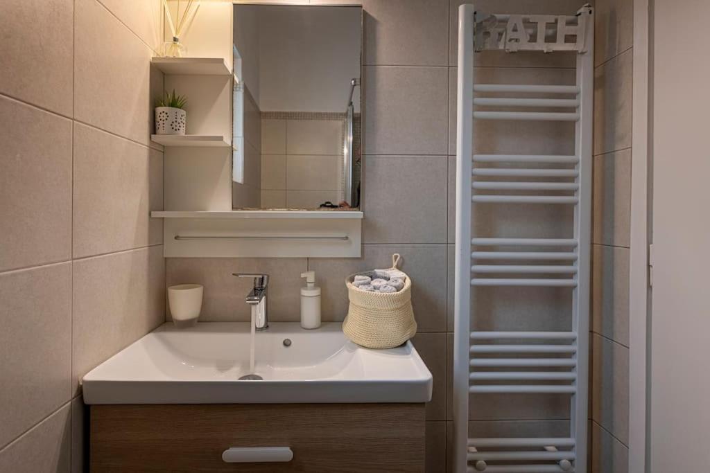Cosy House Near The Airport And The Beach Pórto Ráfti 外观 照片